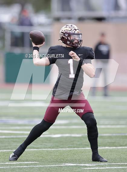 Thumbnail 3 in Dripping Springs @ Medina Valley (UIL 6A D2 Football Regional Playoff) photogallery.