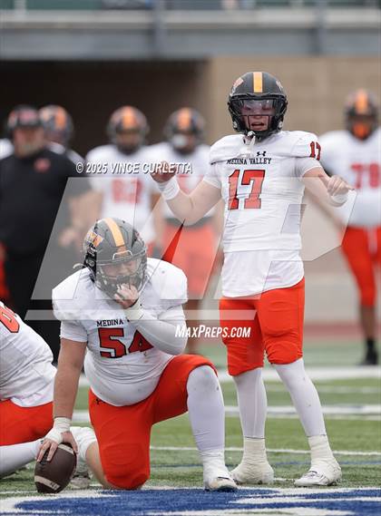 Thumbnail 3 in Dripping Springs @ Medina Valley (UIL 6A D2 Football Regional Playoff) photogallery.