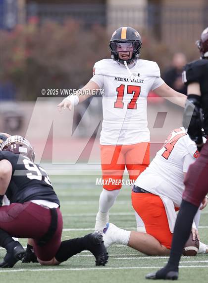 Thumbnail 3 in Dripping Springs @ Medina Valley (UIL 6A D2 Football Regional Playoff) photogallery.