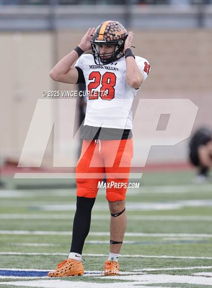 Thumbnail 2 in Dripping Springs @ Medina Valley (UIL 6A D2 Football Regional Playoff) photogallery.
