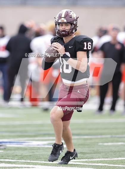 Thumbnail 3 in Dripping Springs @ Medina Valley (UIL 6A D2 Football Regional Playoff) photogallery.