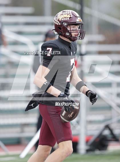 Thumbnail 2 in Dripping Springs @ Medina Valley (UIL 6A D2 Football Regional Playoff) photogallery.