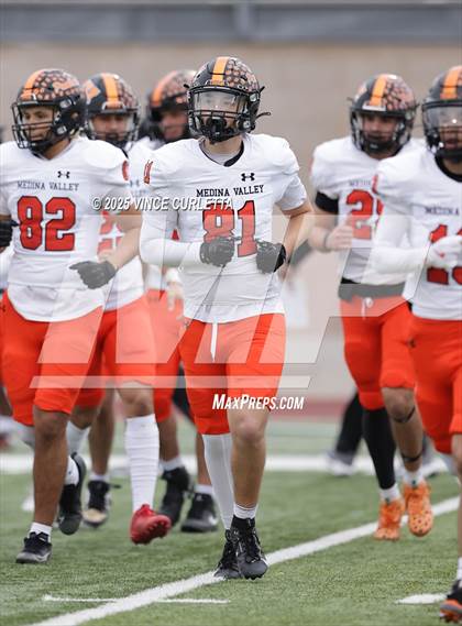 Thumbnail 3 in Dripping Springs @ Medina Valley (UIL 6A D2 Football Regional Playoff) photogallery.