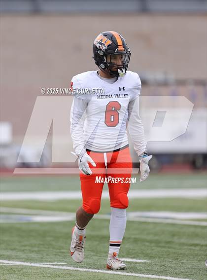 Thumbnail 3 in Dripping Springs @ Medina Valley (UIL 6A D2 Football Regional Playoff) photogallery.