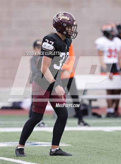 Thumbnail 3 in Dripping Springs @ Medina Valley (UIL 6A D2 Football Regional Playoff) photogallery.
