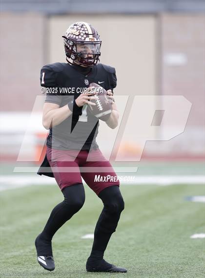 Thumbnail 3 in Dripping Springs @ Medina Valley (UIL 6A D2 Football Regional Playoff) photogallery.