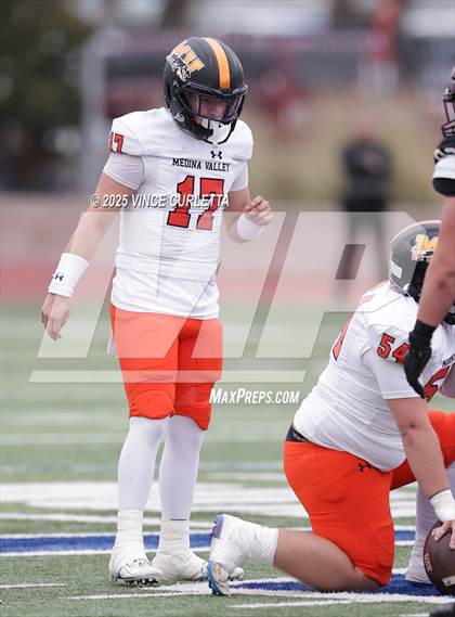 Thumbnail 2 in Dripping Springs @ Medina Valley (UIL 6A D2 Football Regional Playoff) photogallery.