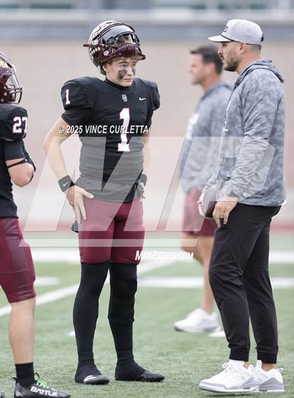 Thumbnail 2 in Dripping Springs @ Medina Valley (UIL 6A D2 Football Regional Playoff) photogallery.