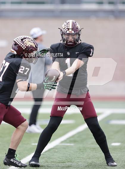 Thumbnail 1 in Dripping Springs @ Medina Valley (UIL 6A D2 Football Regional Playoff) photogallery.