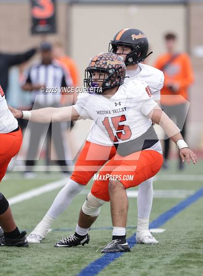 Thumbnail 2 in Dripping Springs @ Medina Valley (UIL 6A D2 Football Regional Playoff) photogallery.