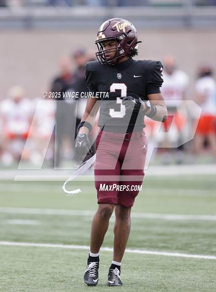 Thumbnail 3 in Dripping Springs @ Medina Valley (UIL 6A D2 Football Regional Playoff) photogallery.