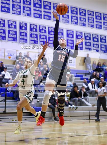 Thumbnail 2 in Emerald Ridge vs. Ellensburg photogallery.