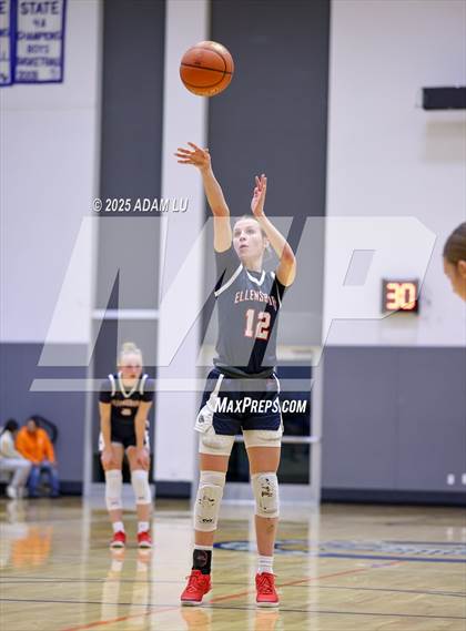 Thumbnail 1 in Emerald Ridge vs. Ellensburg photogallery.