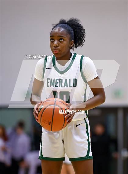 Thumbnail 1 in Emerald Ridge vs. Ellensburg photogallery.