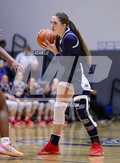 Thumbnail 1 in Emerald Ridge vs. Ellensburg photogallery.
