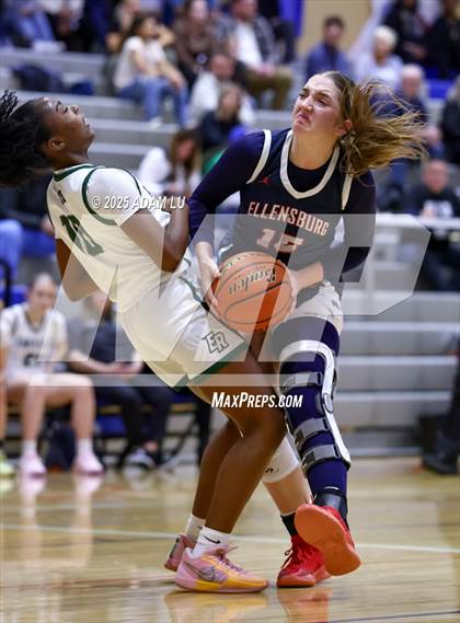 Thumbnail 1 in Emerald Ridge vs. Ellensburg photogallery.