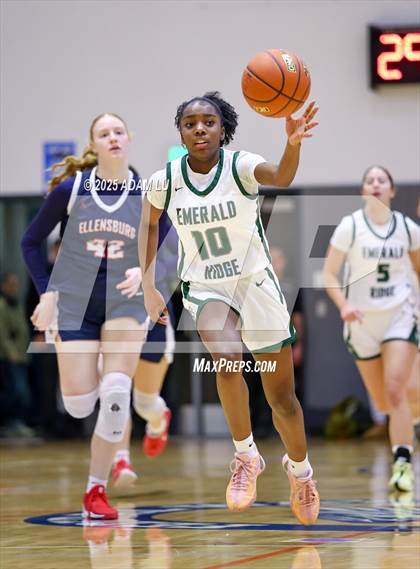 Thumbnail 2 in Emerald Ridge vs. Ellensburg photogallery.