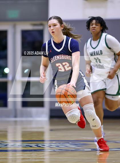 Thumbnail 1 in Emerald Ridge vs. Ellensburg photogallery.