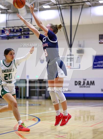 Thumbnail 3 in Emerald Ridge vs. Ellensburg photogallery.