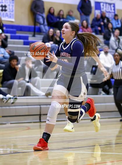 Thumbnail 2 in Emerald Ridge vs. Ellensburg photogallery.