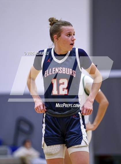 Thumbnail 3 in Emerald Ridge vs. Ellensburg photogallery.
