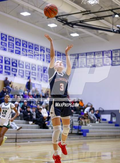 Thumbnail 2 in Emerald Ridge vs. Ellensburg photogallery.