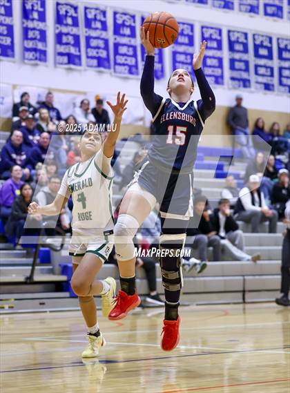 Thumbnail 3 in Emerald Ridge vs. Ellensburg photogallery.