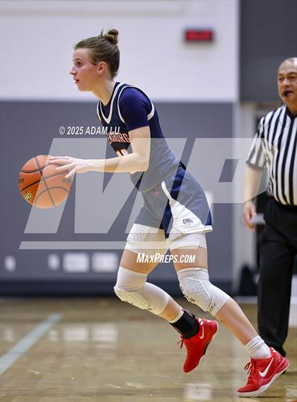 Thumbnail 3 in Emerald Ridge vs. Ellensburg photogallery.