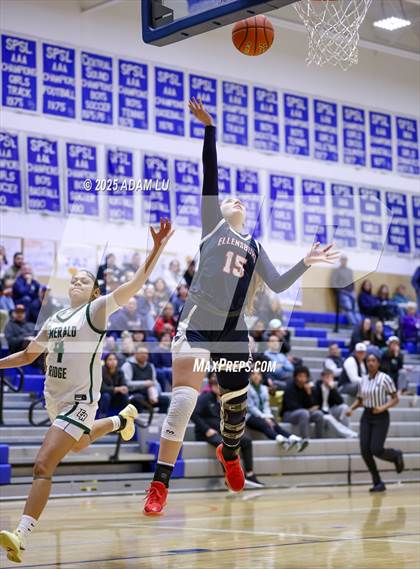Thumbnail 1 in Emerald Ridge vs. Ellensburg photogallery.