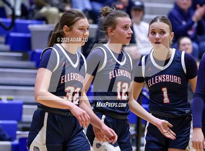 Thumbnail 2 in Emerald Ridge vs. Ellensburg photogallery.