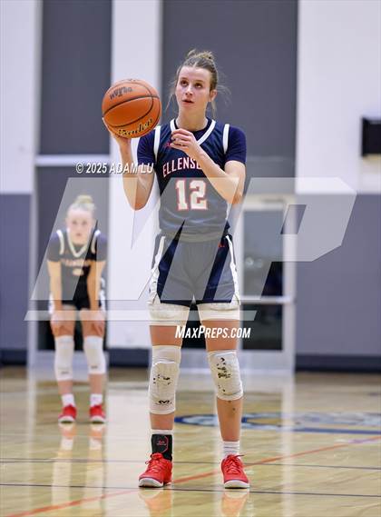 Thumbnail 1 in Emerald Ridge vs. Ellensburg photogallery.
