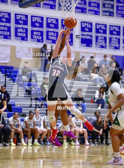 Thumbnail 1 in Emerald Ridge vs. Ellensburg photogallery.