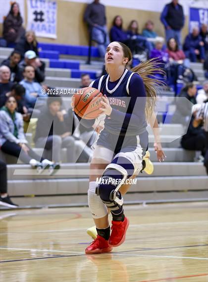 Thumbnail 1 in Emerald Ridge vs. Ellensburg photogallery.