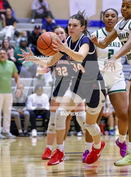 Thumbnail 2 in Emerald Ridge vs. Ellensburg photogallery.