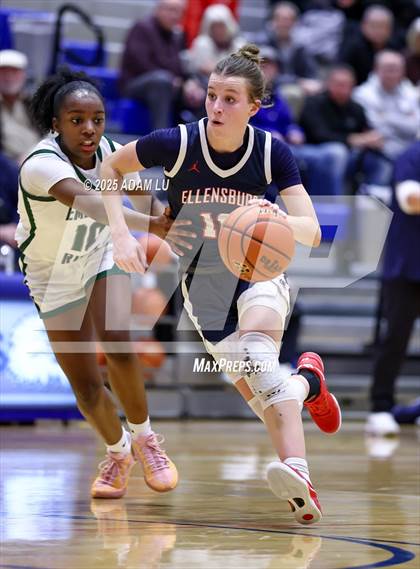 Thumbnail 1 in Emerald Ridge vs. Ellensburg photogallery.