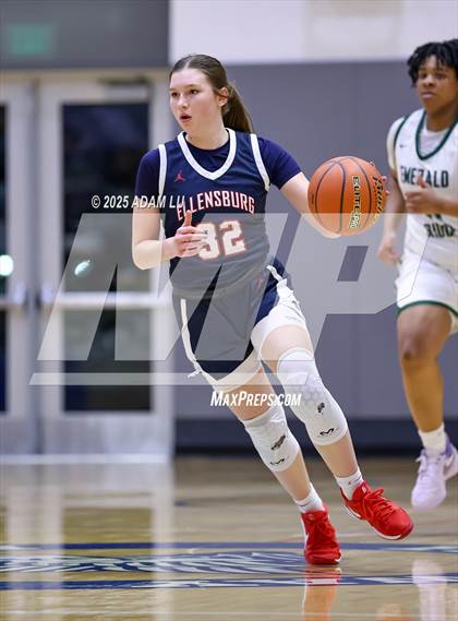 Thumbnail 2 in Emerald Ridge vs. Ellensburg photogallery.