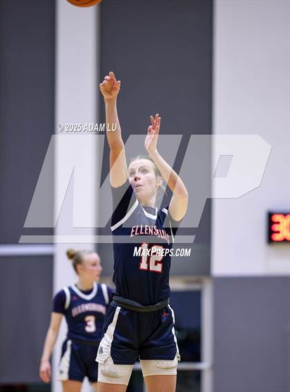 Thumbnail 3 in Emerald Ridge vs. Ellensburg photogallery.