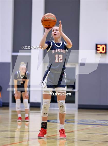 Thumbnail 2 in Emerald Ridge vs. Ellensburg photogallery.