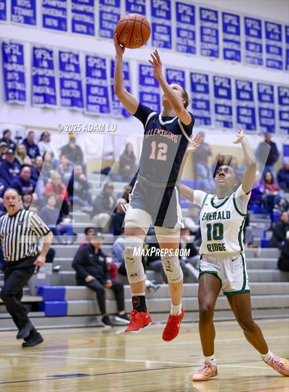 Thumbnail 1 in Emerald Ridge vs. Ellensburg photogallery.