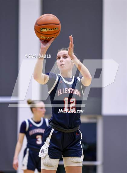 Thumbnail 1 in Emerald Ridge vs. Ellensburg photogallery.