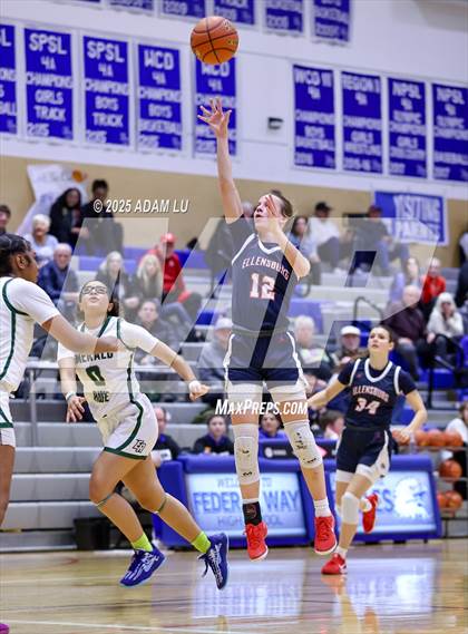 Thumbnail 2 in Emerald Ridge vs. Ellensburg photogallery.