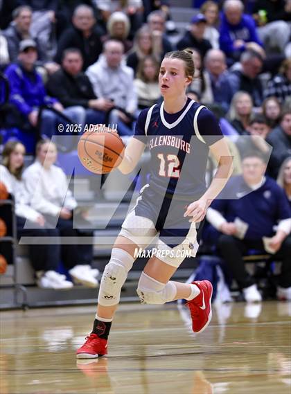 Thumbnail 1 in Emerald Ridge vs. Ellensburg photogallery.