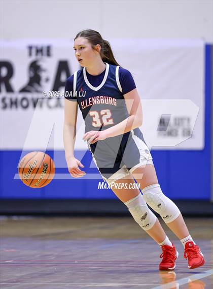 Thumbnail 1 in Emerald Ridge vs. Ellensburg photogallery.