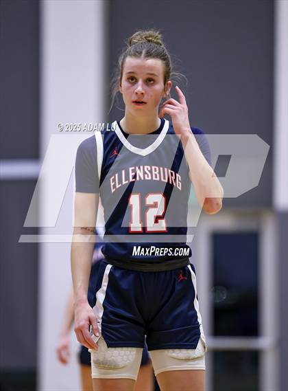 Thumbnail 1 in Emerald Ridge vs. Ellensburg photogallery.