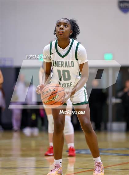 Thumbnail 1 in Emerald Ridge vs. Ellensburg photogallery.
