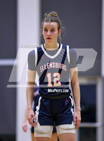 Thumbnail 3 in Emerald Ridge vs. Ellensburg photogallery.