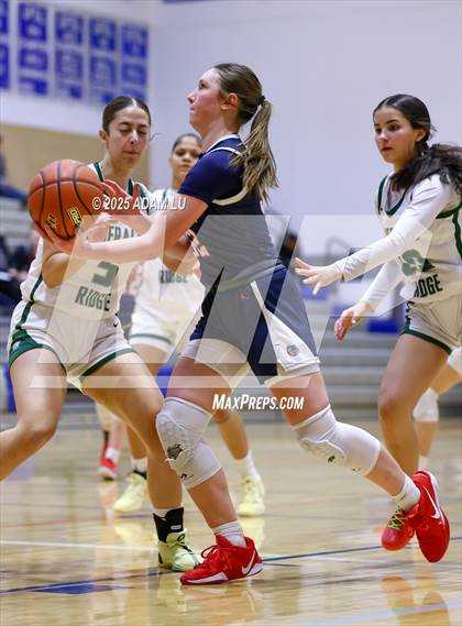Thumbnail 1 in Emerald Ridge vs. Ellensburg photogallery.