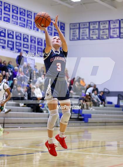Thumbnail 2 in Emerald Ridge vs. Ellensburg photogallery.