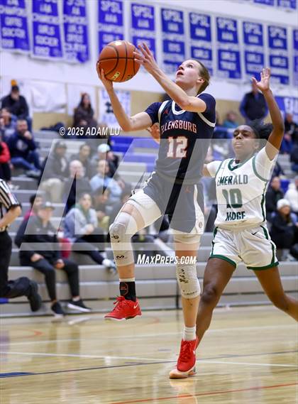 Thumbnail 2 in Emerald Ridge vs. Ellensburg photogallery.