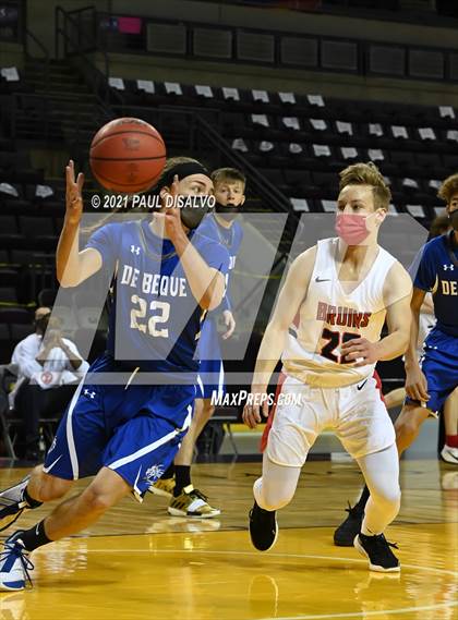 Thumbnail 3 in Belleview Christian vs. De Beque (CHSAA 1A State Final) photogallery.